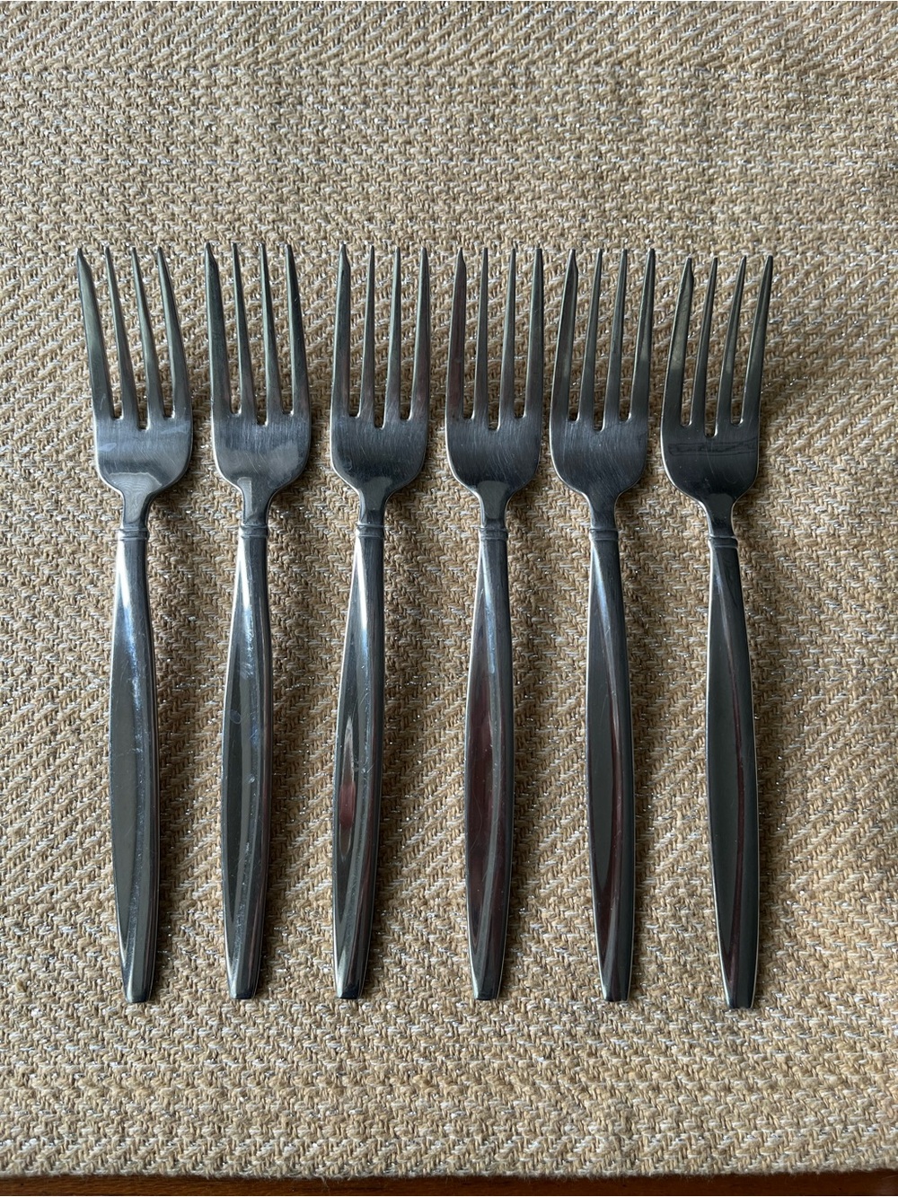 ONEIDA Sweep Stainless Salad Forks (6)